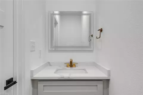 Bath - 633 Homestead Ave, Hampton, VA 23661 photo 1 of 6