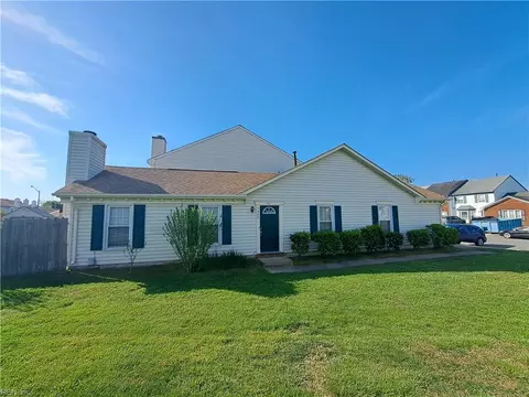 1642 Sword Dancer Dr, Virginia Beach, VA 23454