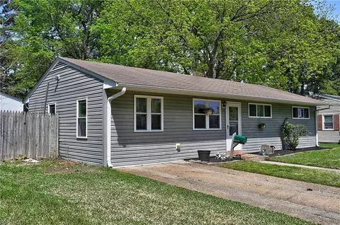 418 Gloucester Ave, Portsmouth, VA 23702