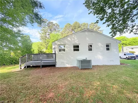 Exterior - 4 Edith Key St, Hampton, VA 23666 photo 3 of 5