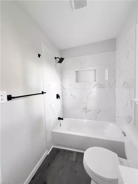 Bath - 4 Edith Key St, Hampton, VA 23666 photo 1 of 2