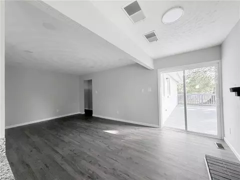 Living - 4 Edith Key St, Hampton, VA 23666 photo 4 of 4