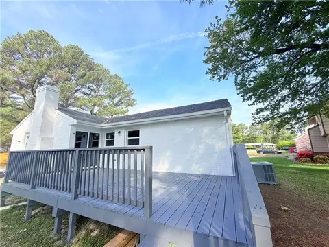 Exterior - 4 Edith Key St, Hampton, VA 23666 photo 4 of 5