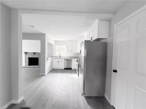 Entry Way - 4 Edith Key St, Hampton, VA 23666 photo 2 of 2