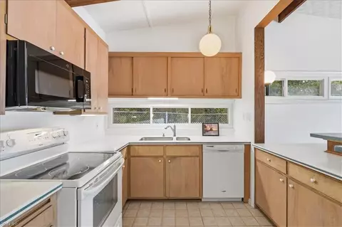 Kitchen - 54 N Willard Ave, Hampton, VA 23663 photo 2 of 4