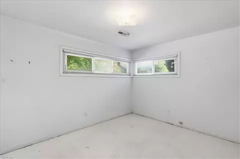Bedroom - 54 N Willard Ave, Hampton, VA 23663 photo 4 of 4
