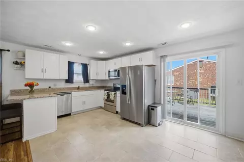 Kitchen - 1632 Old Buckroe Rd, Hampton, VA 23664 photo 2 of 2