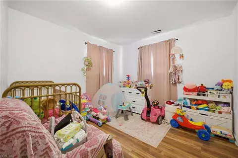 Bedroom - 1632 Old Buckroe Rd, Hampton, VA 23664 photo 2 of 2