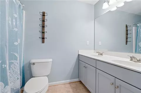 Bath - 705 Charthouse Cir, Hampton, VA 23664 photo 3 of 4