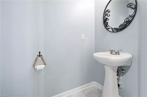 Bath - 705 Charthouse Cir, Hampton, VA 23664 photo 1 of 4