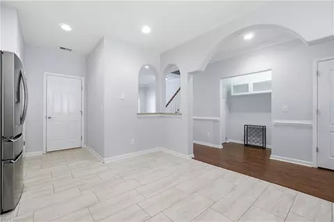Entry Way - 705 Charthouse Cir, Hampton, VA 23664 photo 4 of 4