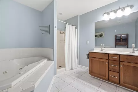 Bath - 705 Charthouse Cir, Hampton, VA 23664 photo 4 of 4