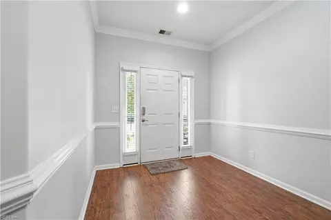Entry Way - 705 Charthouse Cir, Hampton, VA 23664 photo 2 of 4