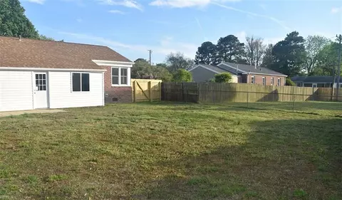 Exterior - 1517 Slater Ave, Hampton, VA 23664 photo 5 of 6