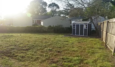 Exterior - 1517 Slater Ave, Hampton, VA 23664 photo 3 of 6