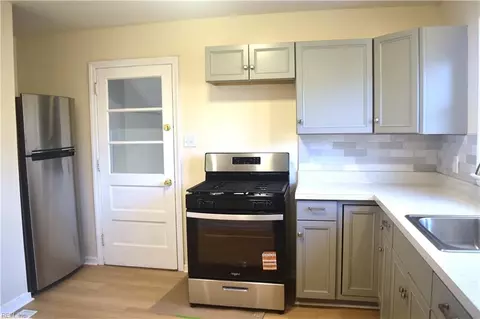 Kitchen - 1517 Slater Ave, Hampton, VA 23664 photo 2 of 5