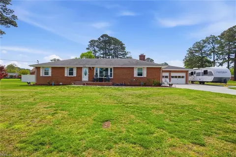 4209 San Salvador Dr, Chesapeake, VA 23321