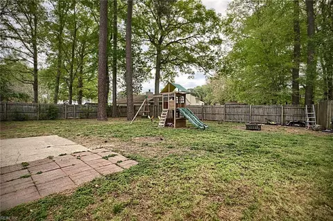 Exterior - 45 Philmont Dr, Hampton, VA 23666 photo 6 of 6