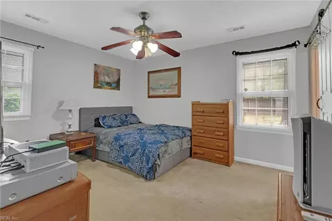 Bedroom - 45 Philmont Dr, Hampton, VA 23666 photo 5 of 7