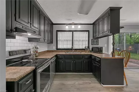 45 Philmont Dr, Hampton, VA 23666