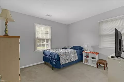 Bedroom - 45 Philmont Dr, Hampton, VA 23666 photo 6 of 7