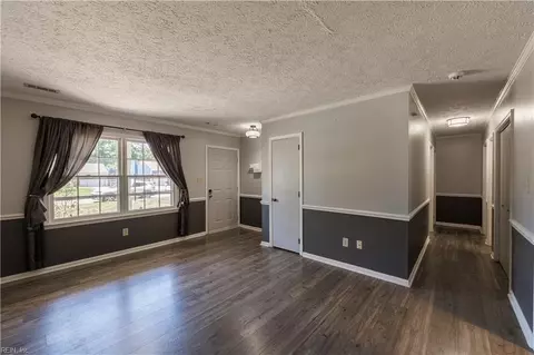 Entry Way - 45 Philmont Dr, Hampton, VA 23666 photo 1 of 2