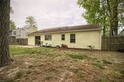 Exterior - 45 Philmont Dr, Hampton, VA 23666 photo 4 of 6