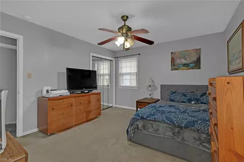 Bedroom - 45 Philmont Dr, Hampton, VA 23666 photo 3 of 7