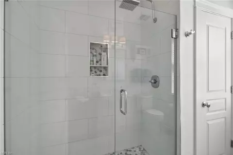 Bath - 435 E Freemason St #1B, Norfolk, VA 23510 photo 2 of 2