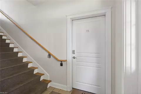 Entry Way - 435 E Freemason St #1B, Norfolk, VA 23510 photo 1 of 4