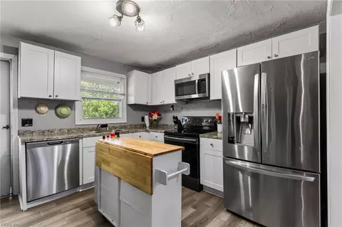 Kitchen - 131 Jordan Dr, Hampton, VA 23666 photo 1 of 3