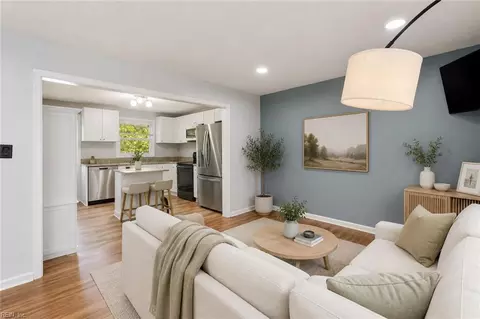 Living - 131 Jordan Dr, Hampton, VA 23666 photo 2 of 4