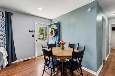 Entry Way - 131 Jordan Dr, Hampton, VA 23666 photo 1 of 2