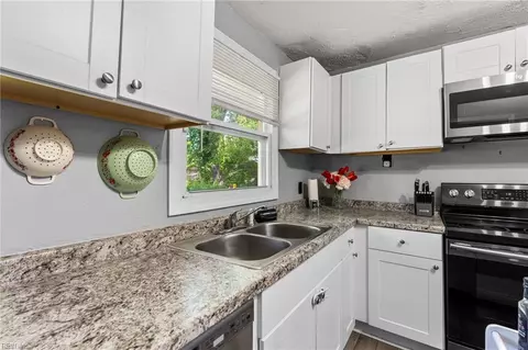 Kitchen - 131 Jordan Dr, Hampton, VA 23666 photo 3 of 3