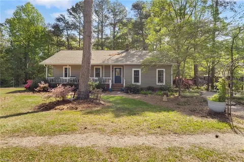6931 Knoll Bay Ln, Gloucester, VA 23061
