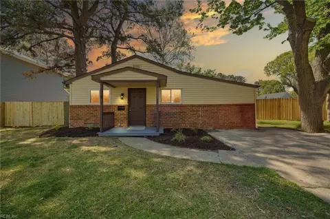 1857 S Streamline Dr, Virginia Beach, VA 23454