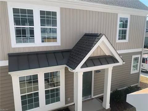 1014 Robinson Rd #8C, Suffolk, VA 23434