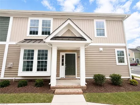 1014 Robinson Rd #8C, Suffolk, VA 23434