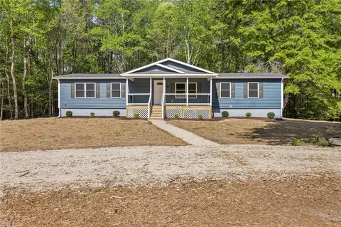 13174 Track Ln, Smithfield, VA 23430
