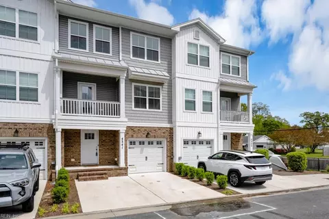 4341 Pinter Ln, Norfolk, VA 23518