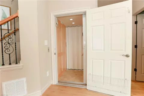 Entry Way - 7 Channel Ln, Hampton, VA 23664 photo 5 of 8