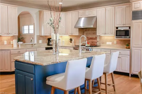 Kitchen - 7 Channel Ln, Hampton, VA 23664 photo 4 of 4
