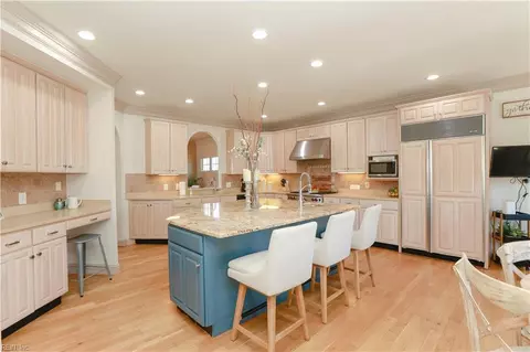 Kitchen - 7 Channel Ln, Hampton, VA 23664 photo 2 of 4