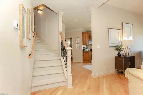 Entry Way - 7 Channel Ln, Hampton, VA 23664 photo 4 of 8