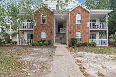 1379 Ivywood Rd, Virginia Beach, VA 23453