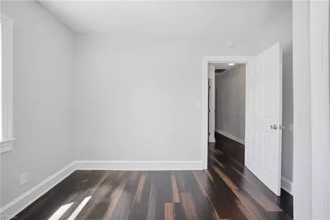 Bedroom - 1713 Bay Ave, Hampton, VA 23661 photo 4 of 7