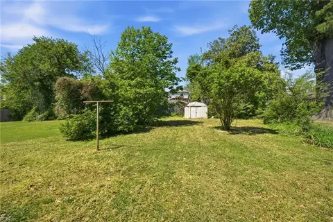 Exterior - 1713 Bay Ave, Hampton, VA 23661 photo 4 of 4