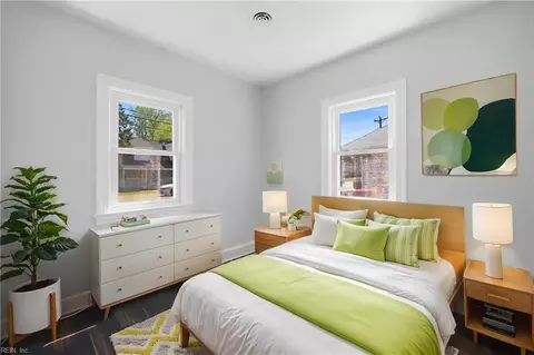Bedroom - 1713 Bay Ave, Hampton, VA 23661 photo 1 of 7