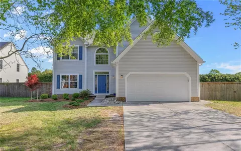 3820 Middleham Dr, Virginia Beach, VA 23456