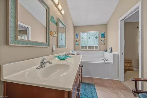 Bath - 14 Rutland Dr, Hampton, VA 23666 photo 3 of 3
